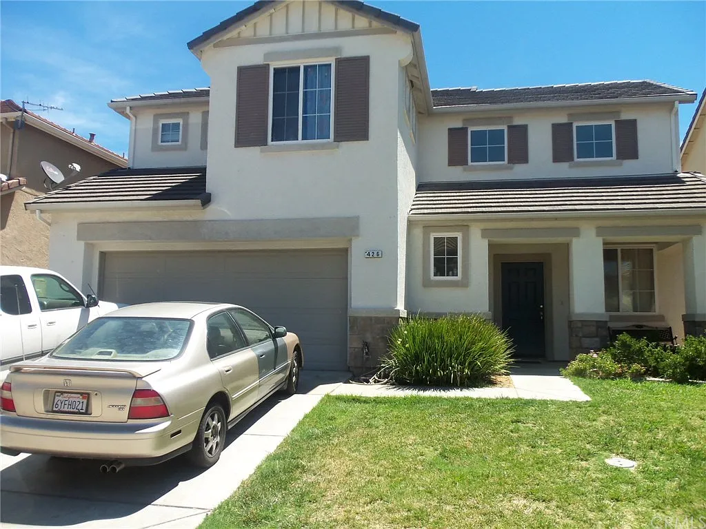 426 Petunia Ct photo 1