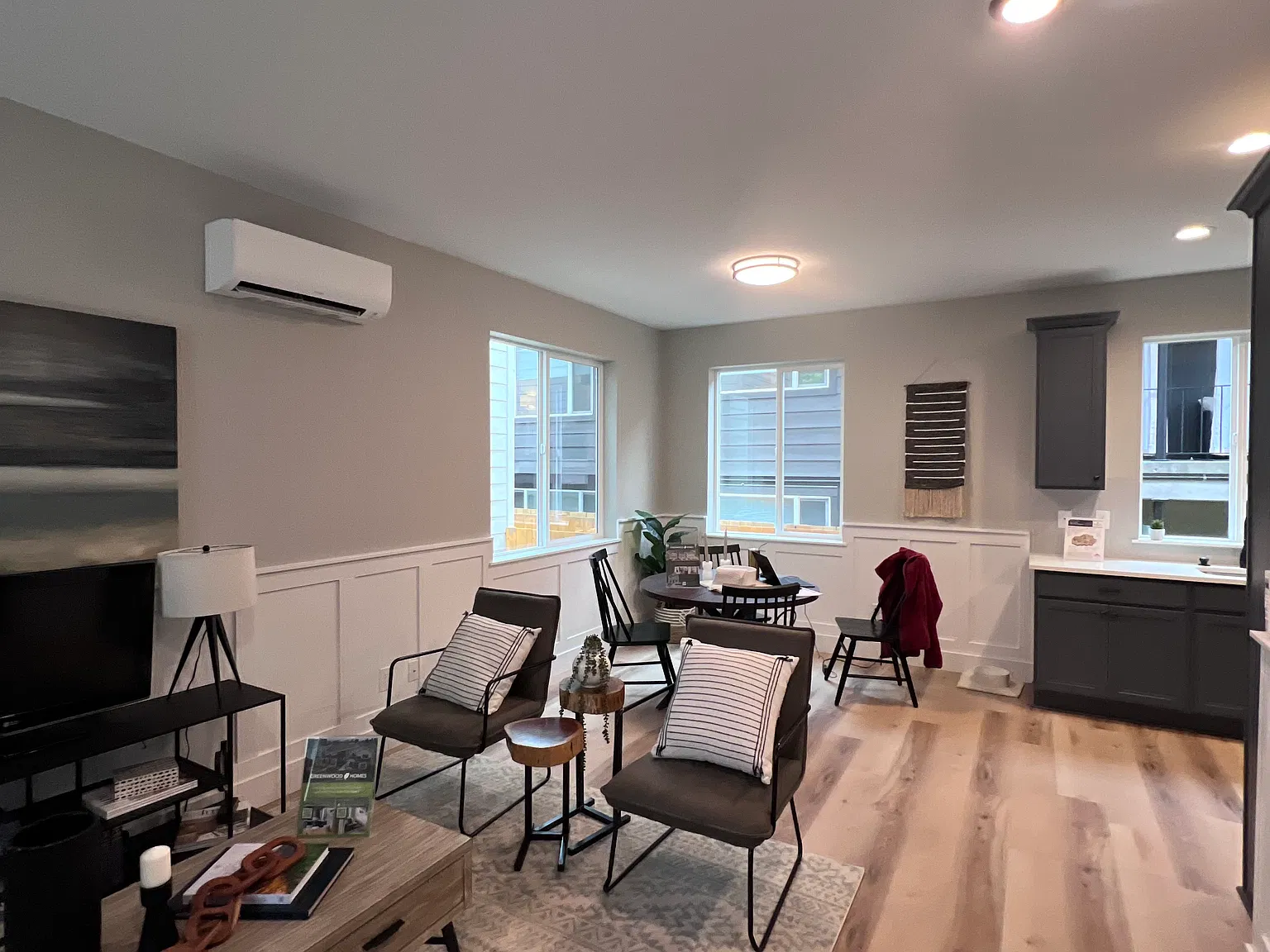 2 bed, 2.5 bath, 967 sqft, $2,560 — Photo 1