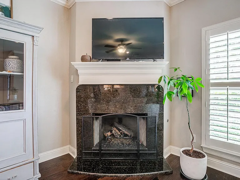 1201 Jerome St #1203 — Photo 6