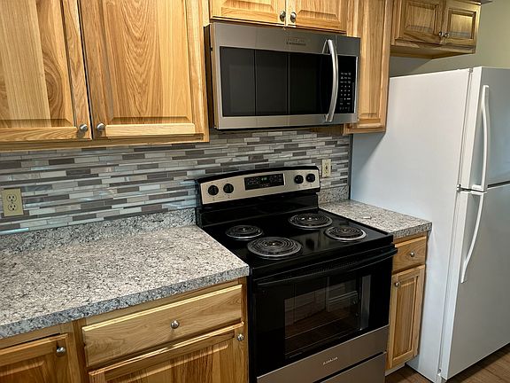 2nd image of 1109 Medfra St