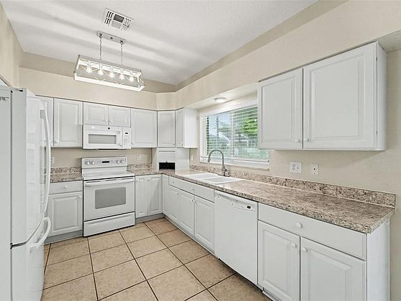 5th image of 19431 SANDY SPRINGS CIRCLE