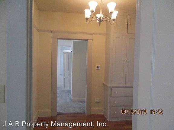 5th image of 519 W Walnut St