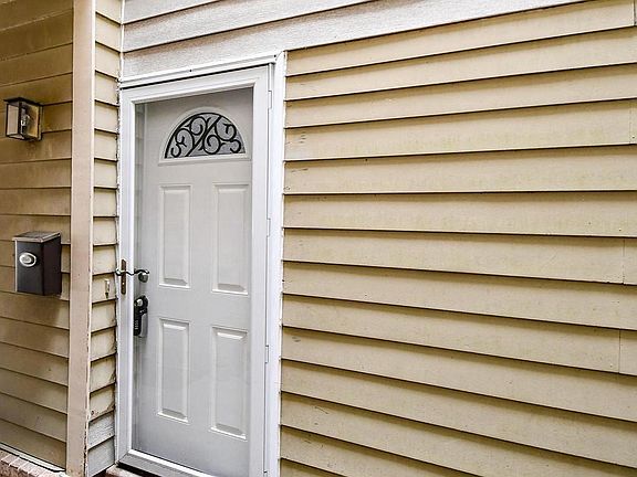 3rd image of 10216 Ridgeline Dr