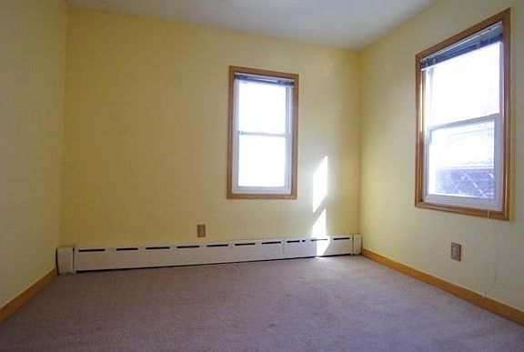 5th image of 219 Garretson Ave #1