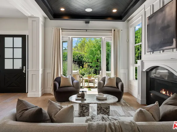 18057 Valley Vista Blvd, Encino, CA 91316