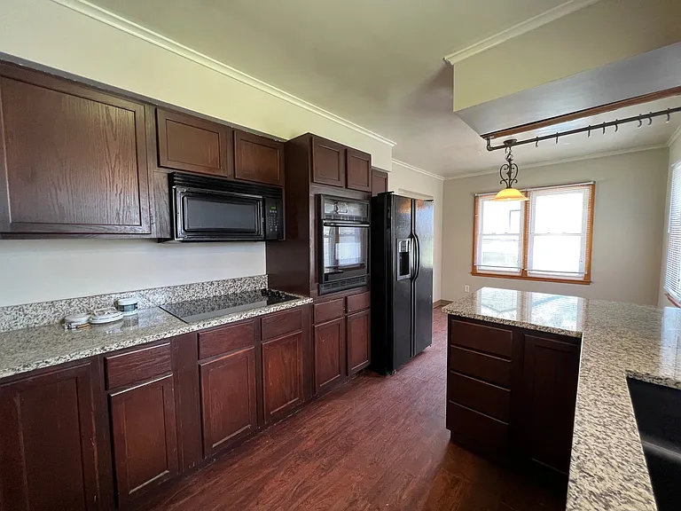 7218 Maryland Dr — Photo 8