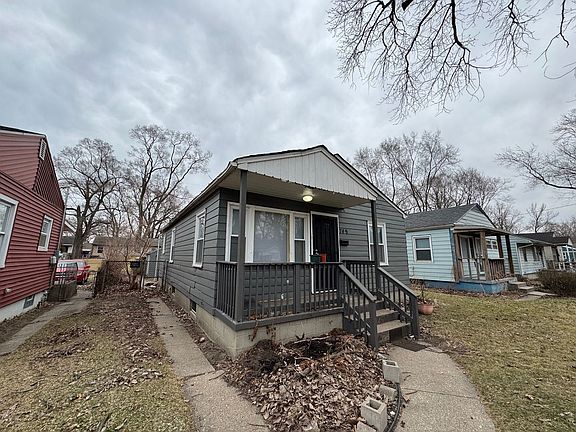 3rd image of 749 Hovey St