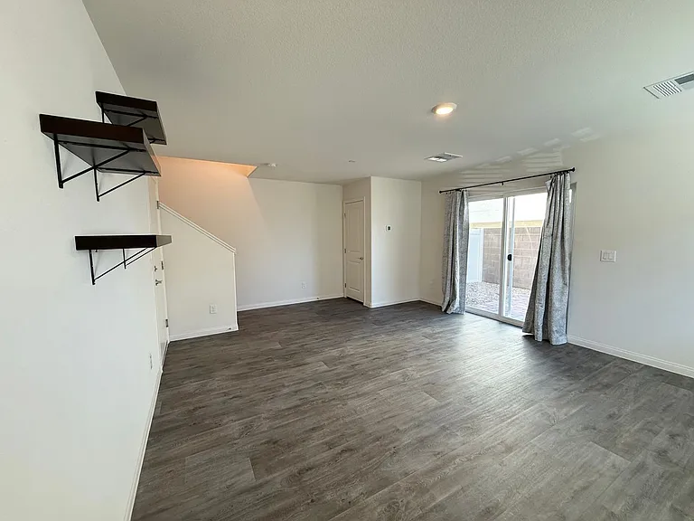 3720 Brilliant Sunset St — Photo 3