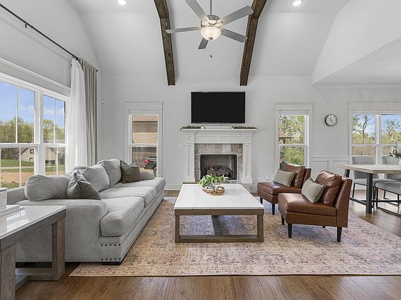 3rd image of 813 Ridgestone Pl