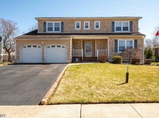 72 Buckland Dr, Hillsborough, NJ 08844
