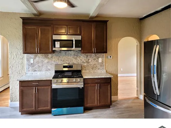 12 Sylvan St APT 2, Worcester, MA 01603