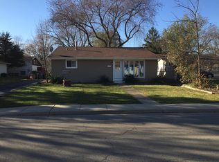 117 Sioux Ave, Carpentersville, IL 60110