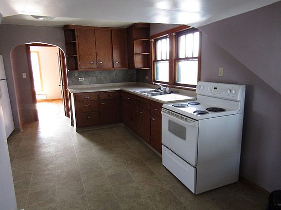 4th image of 161 Saint Charles St #2