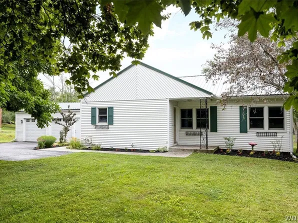 364 Union Rd, West Seneca, NY 14224