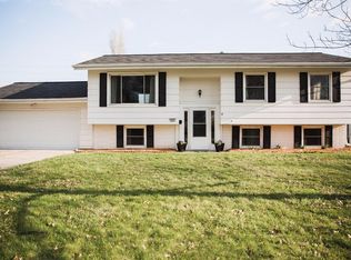 312 Newcastle Rd, Marshalltown, IA 50158