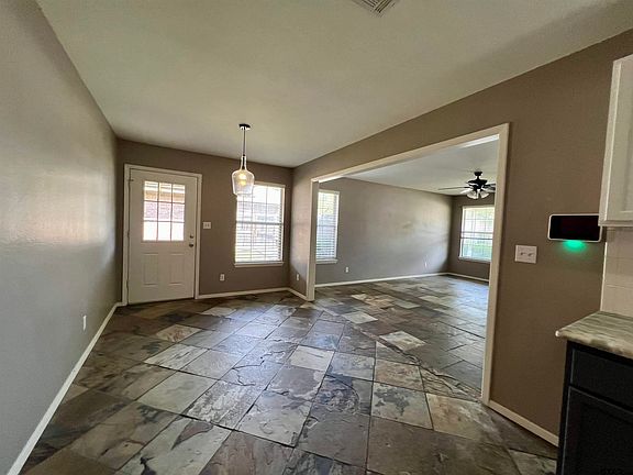 5th image of 1124 Woodlands Park Dr