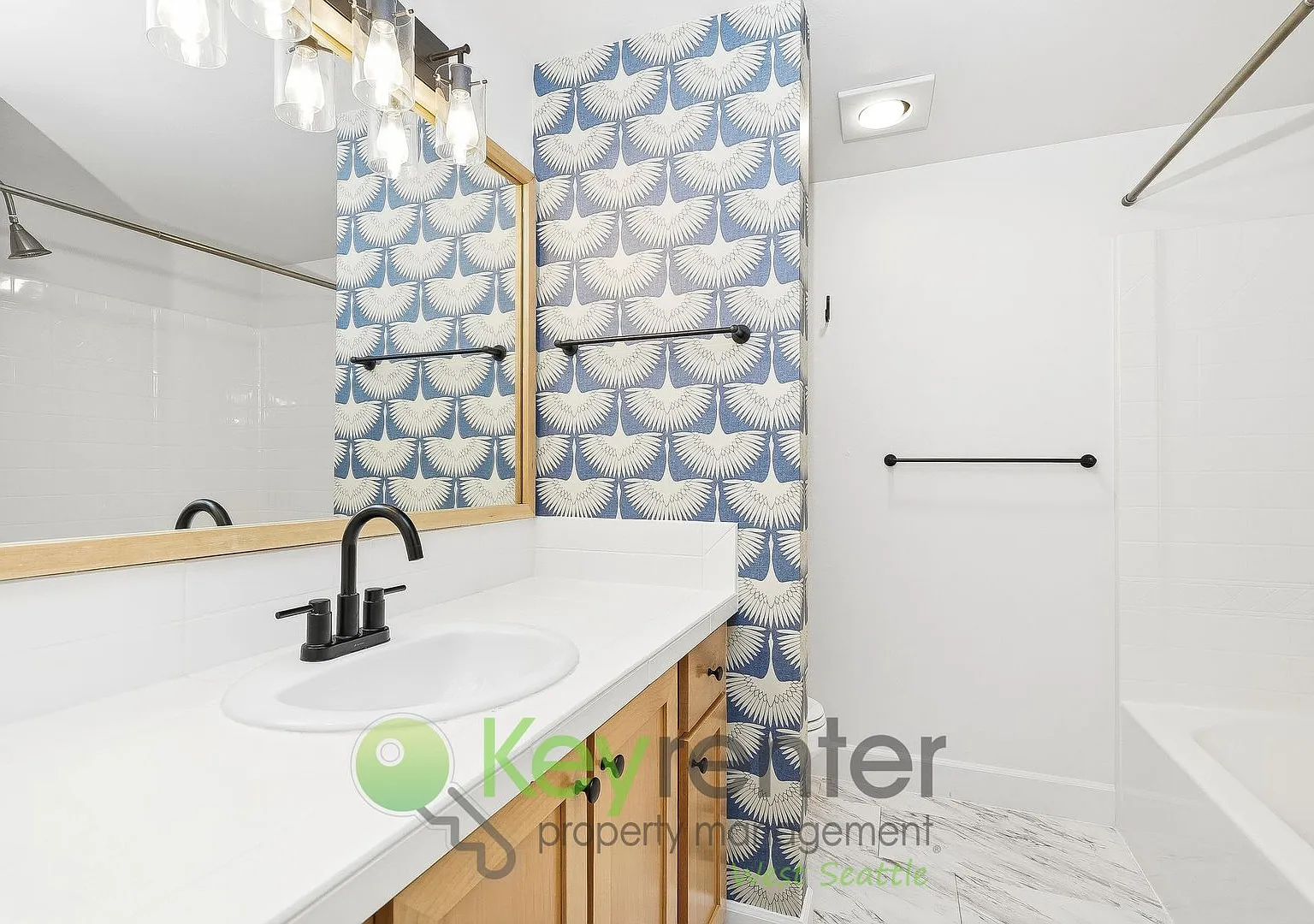 Modern Comfort Meets Classic Seattle Charm — Photo 4