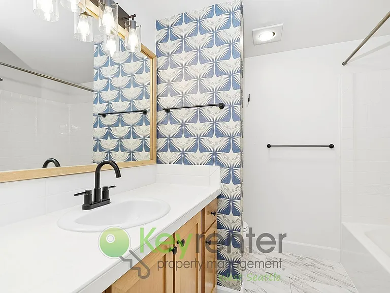 2634 SW Myrtle St — Photo 4