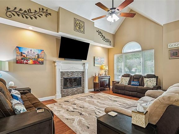 5th image of 1412 Sweet Bay Ct