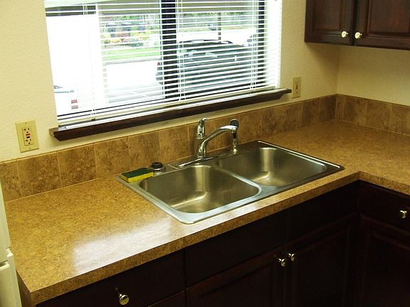 5th image of 603 Firwood Ct