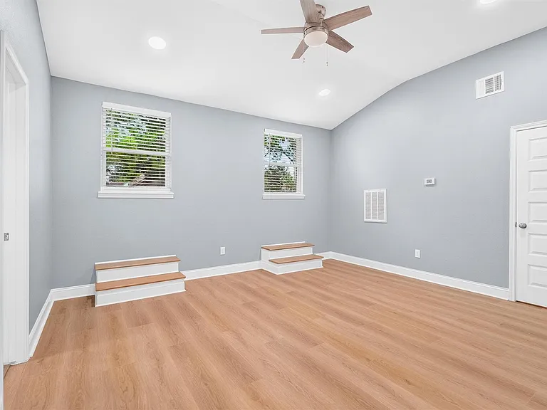 1032 Townplace St — Photo 28