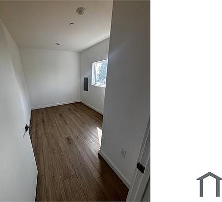 5th image of 937 E 25th St
