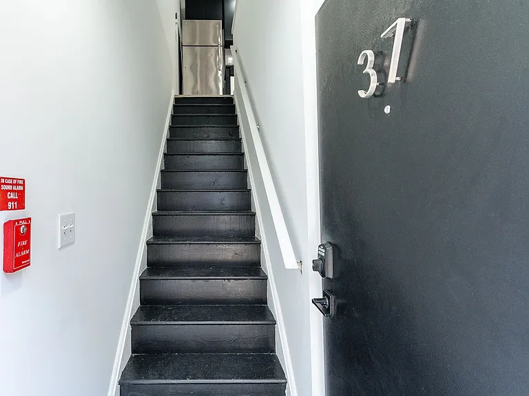 3003 Glenwood — Photo 41