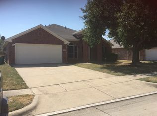 1020 Magnolia Ln, Cedar Hill, TX 75104