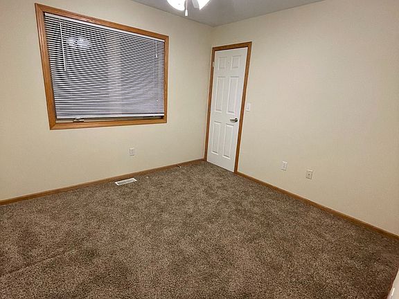 3rd image of 5911 Townsend Ave #4412