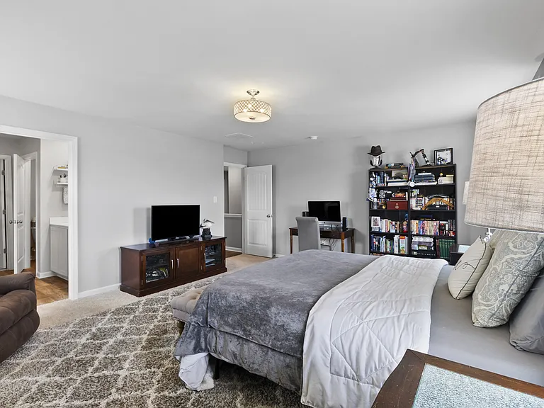 20576 Smithfield Cir — Photo 17