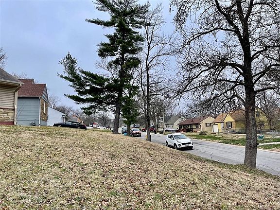 4th image of 3839 E 71st St
