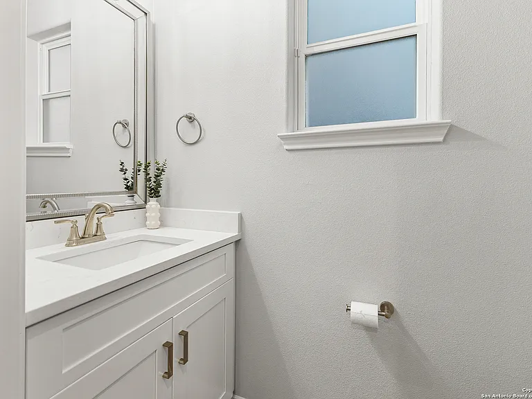 505 Linden Ave — Photo 18