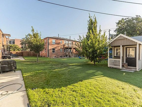 3rd image of 118 N Oakdale Ave #2