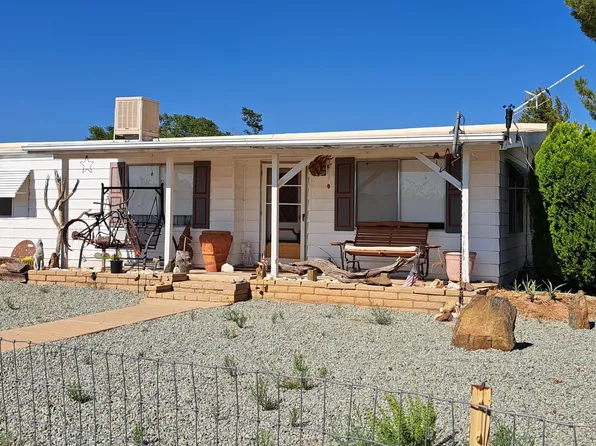 17302 E Trails End Rd, Mayer, AZ 86333