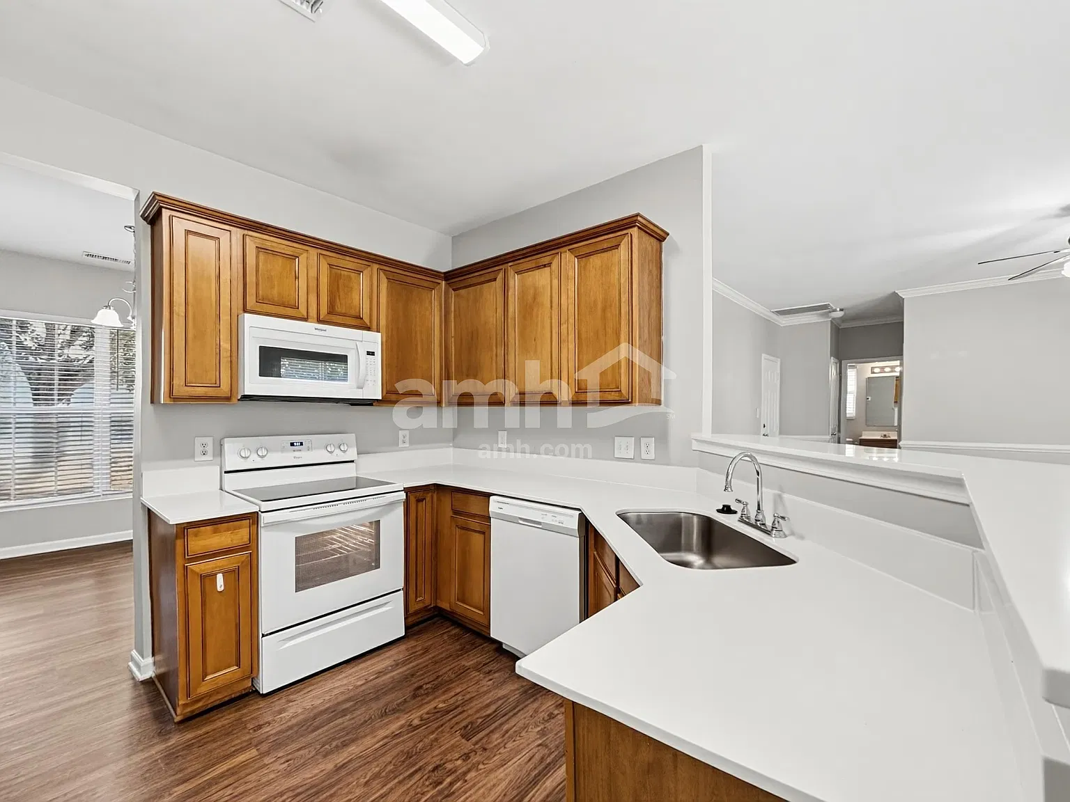 4 bed, 2.5 bath, 2125 sqft, $2,325 — Photo 3