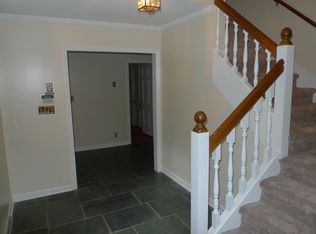 18 Holly Ln, Radford, VA 24141