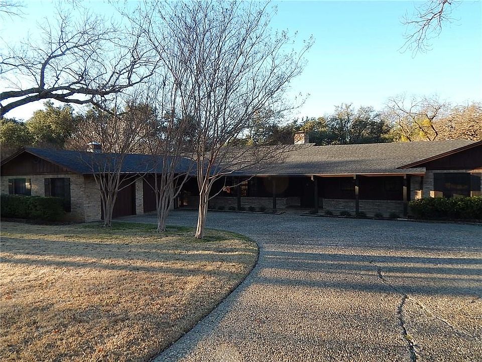 1st image of 605 Oakpark Dr