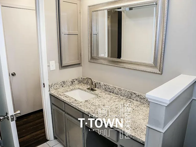 5966 E 27th Pl — Photo 8