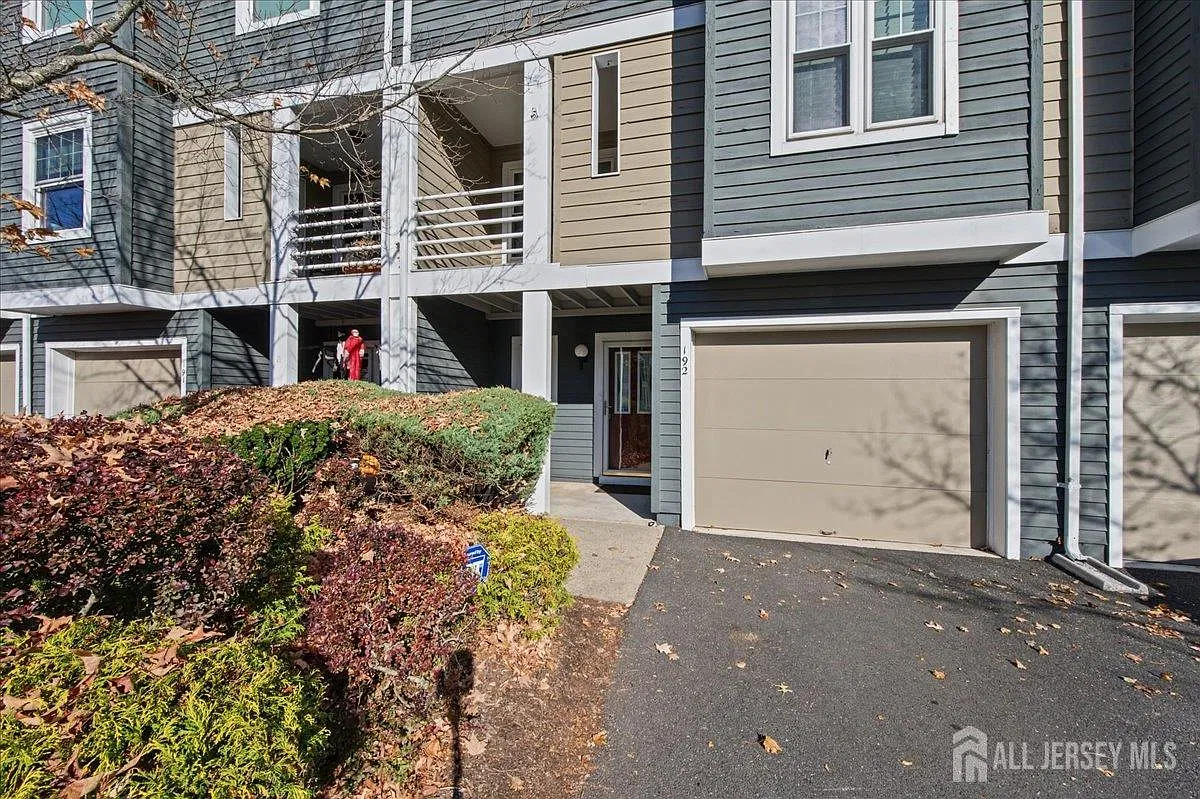 3 bed, 4.0 bath, $4,000 — Photo 2