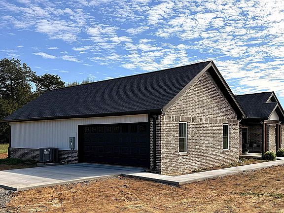 3rd image of 174 Two Mile Ln