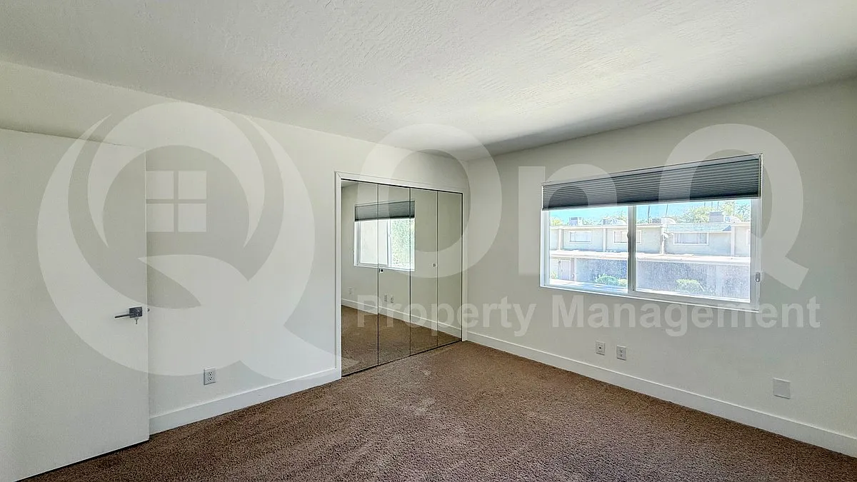 3 bed, 2.0 bath, 2400 sqft, $2,125 — Photo 2