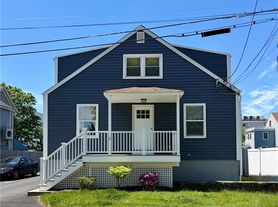 3 Clinton St, Newport, RI