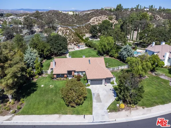 15555 Bronco Dr, Santa Clarita, CA 91387