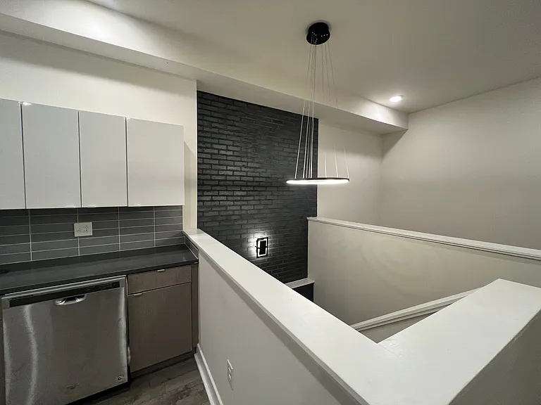 Brand New Luxury Apartments — Photo 18