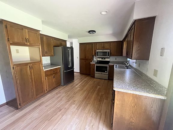 4th image of 5026 Piccadilly Dr