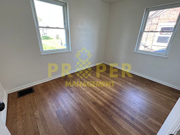 4th image of 413 Harriet St