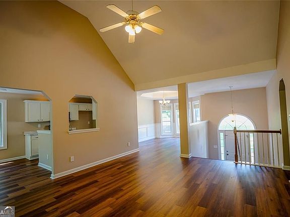 4th image of 4340 Mapleton Way