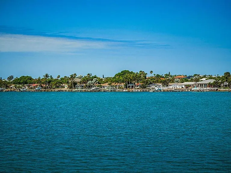 6105 Bahia Del Mar Cir #382 — Photo 19