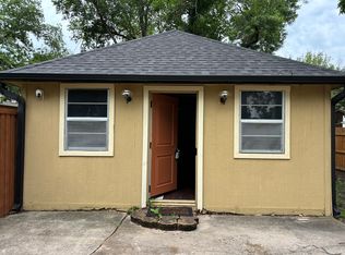 1001 1/2 S Lindsay St, Gainesville, TX 76240
