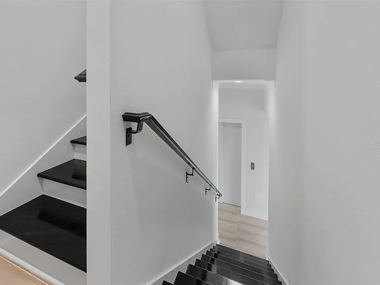 772 Gran Kaymen Way — Photo 14